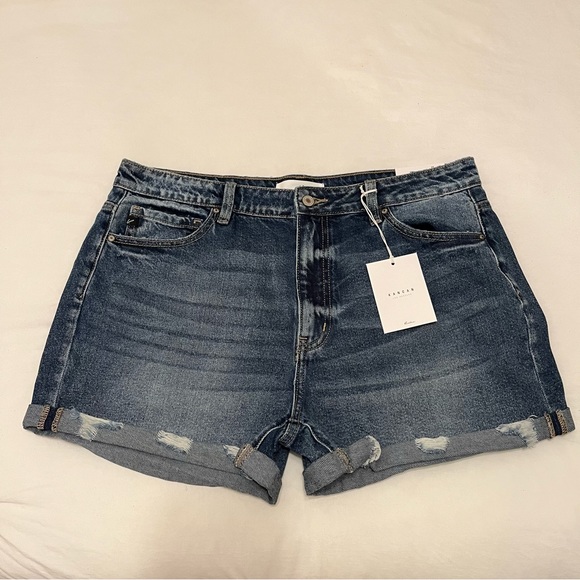 VICI Jacey High Rise Cuffed Denim Shorts - Picture 4 of 6